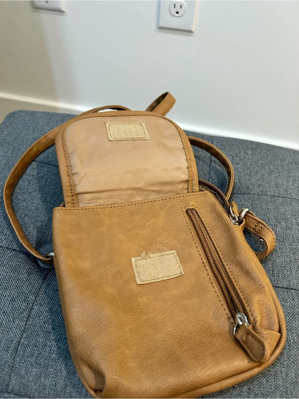 MultiSac Tan Crossbody Bag